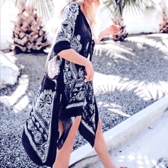 Mandala Kimono in Charcoal - Picture 5 of 5